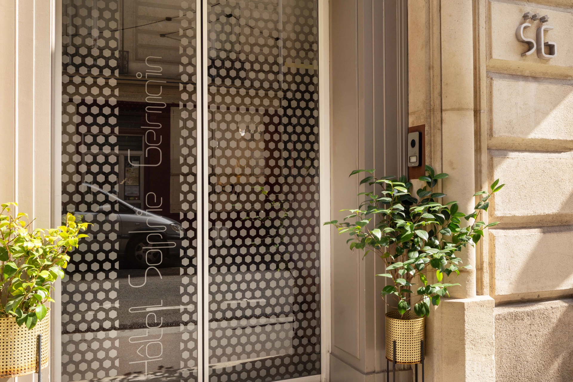 Hôtel Sophie Germain - Contact & Access