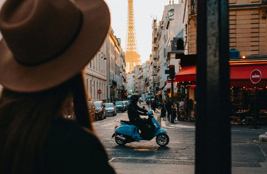 Hôtel 7 Eiffel - Discover Paris