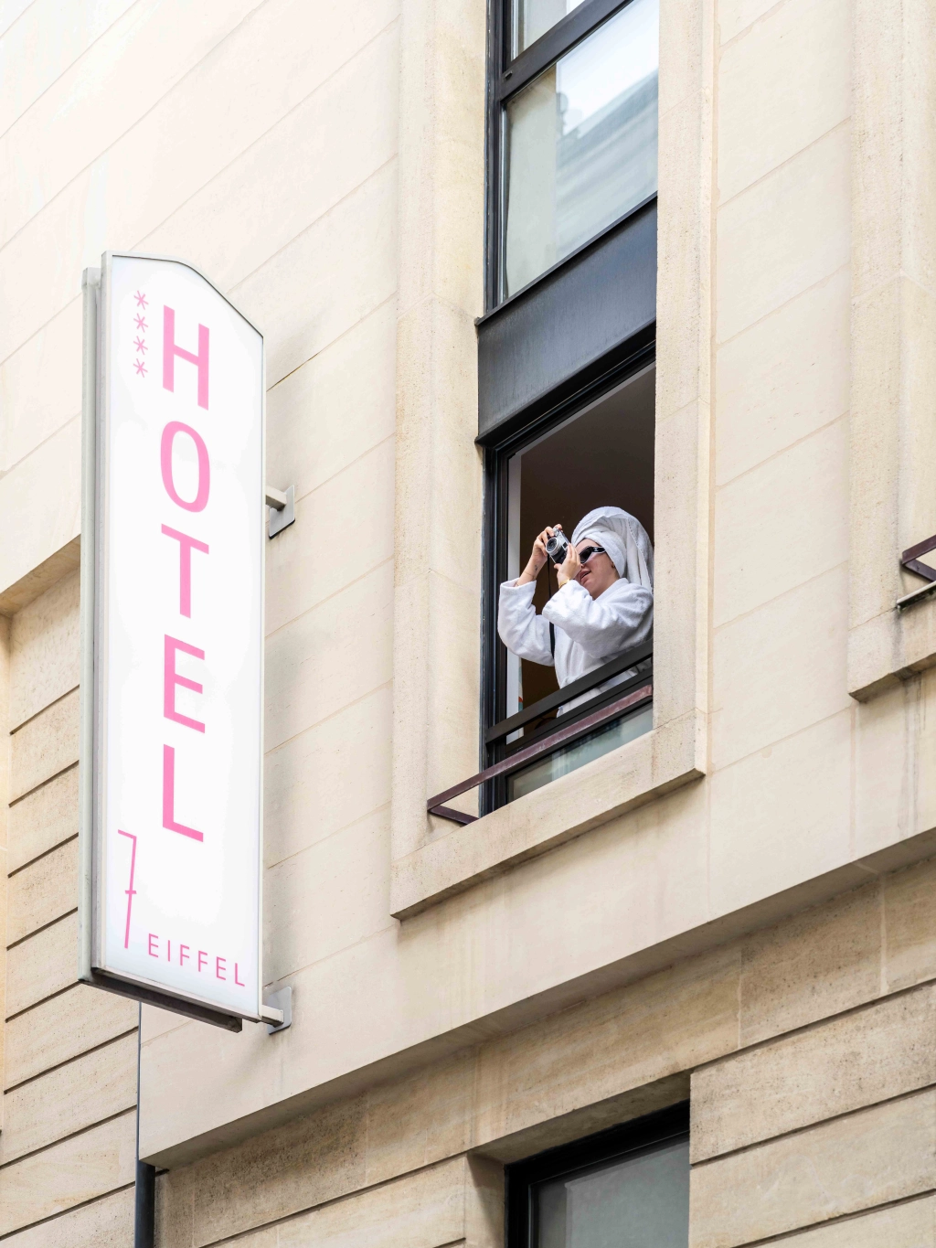 Hôtel 7 Eiffel - Reception e concierge 
24h/24 e 7g/7