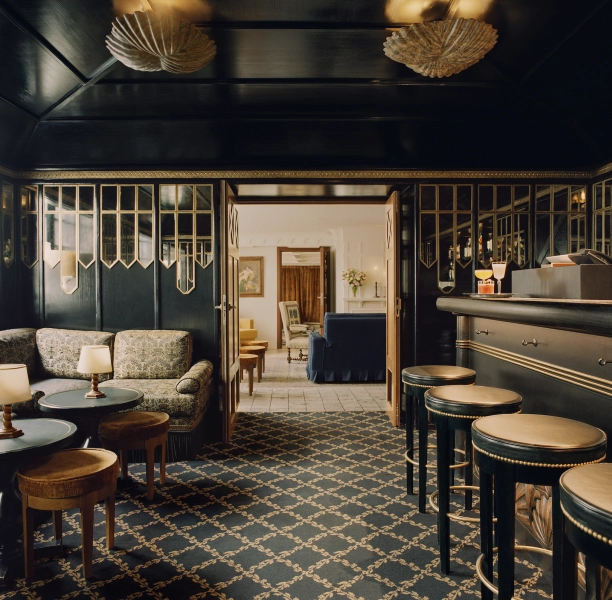 Château Voltaire - La Coquille d'Or Bar 