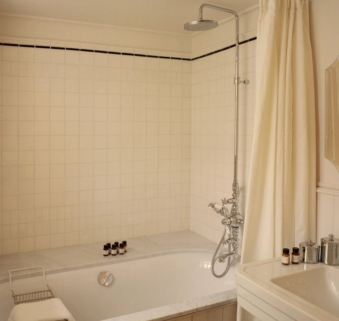 Château Voltaire - Rooms & Suites