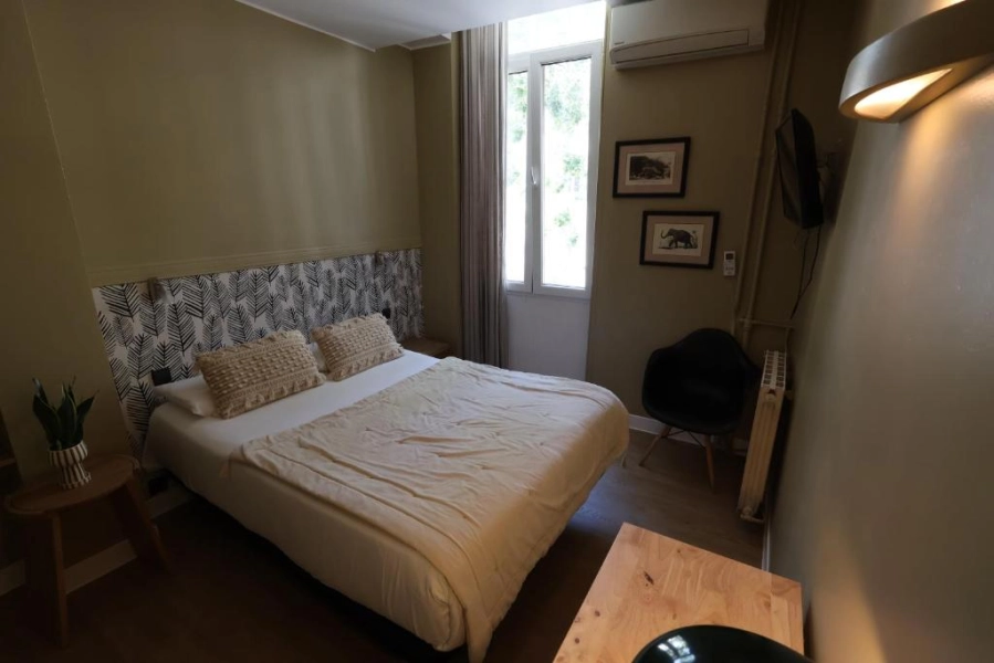 Azur Hôtel - Chambre Confort Côté Ville